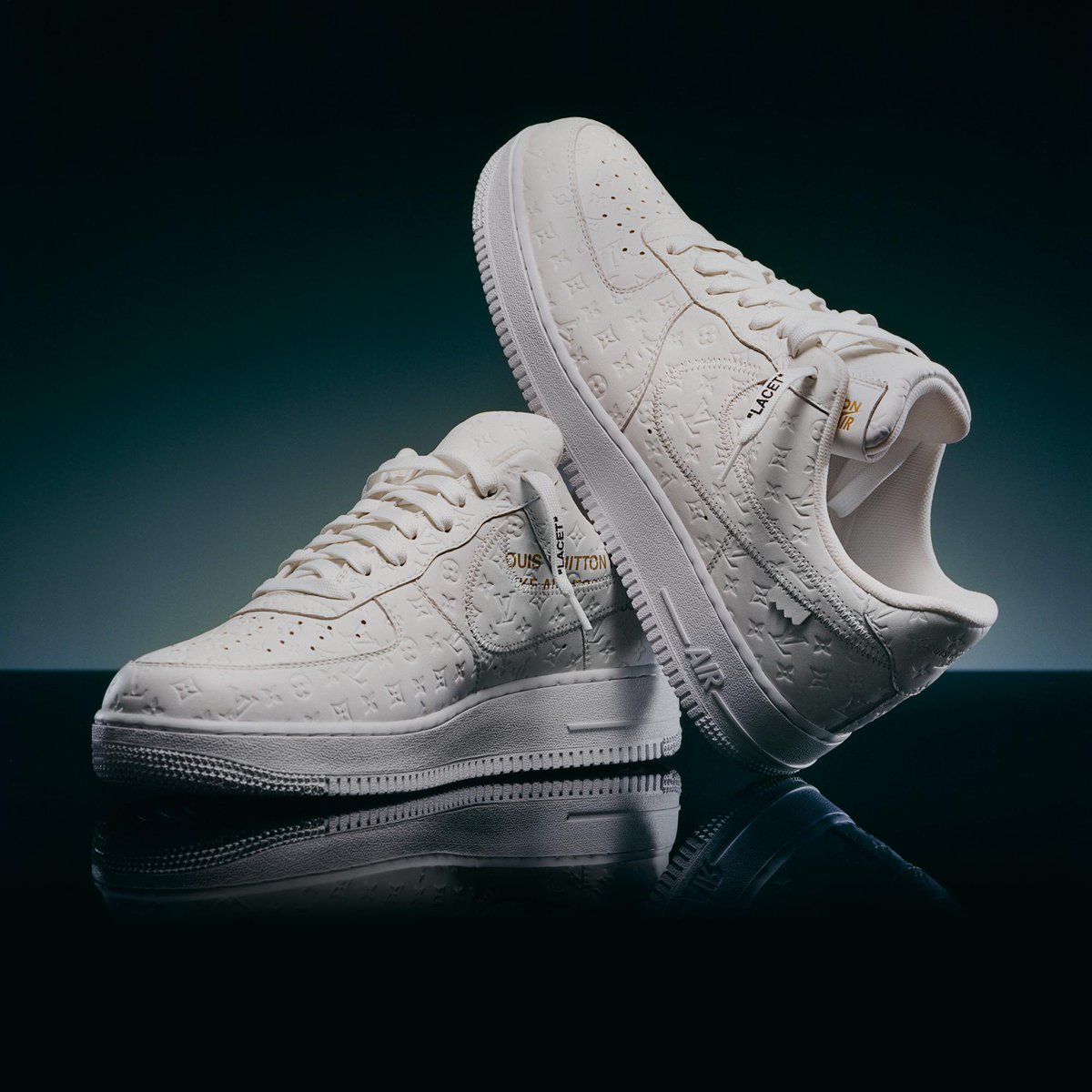 Jeremy_BT's tweet photo. @TakaTina1 Louis Vuitton and Nike Air Force 1 https://t.co/f9ZEap325i