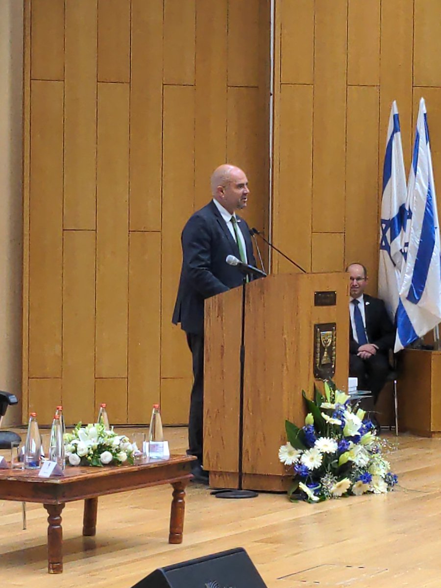 ConsistoireFr's tweet photo. Discours de @AmirOhana, président de la @KnessetENG de l'État d'Israël adressé aux convives de la Convention nationale du Consistoire de France.
#conventionconsistoire #conventionCDF
@ElieKorchia https://t.co/9qA4xBVZYm