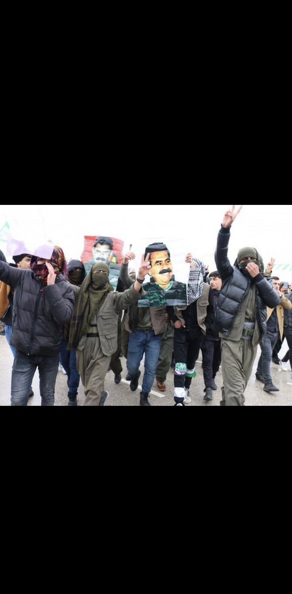 İstiklal Marşımızdan ve Bayrağımızdan rahatsız olup Günlerce Bursaspor ve Bursa halkı hırkçı diye götünü yırtanlar dün istanbulun göbeğinde bebek katili apo leyine PKK sloganları attıldığında susuyorsa sizler en büyük vatan hainisiniz…
#NEMutluTürkümDiyene