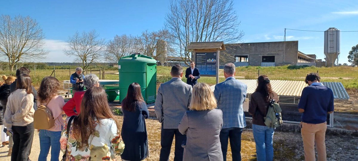 anipla_com's tweet photo. No Dia Mundial da Agricultura recebemos, pela 1a vez, a visita do Diretor Geral da Croplife Europe na Smart Farm. Olivier de Matos esteve no lançamento do projeto Smart Farm Hub, testemunhando o compromisso da indústria com uma agricultura cada vez mais sustentável #agricultura https://t.co/ylonbhGAn0