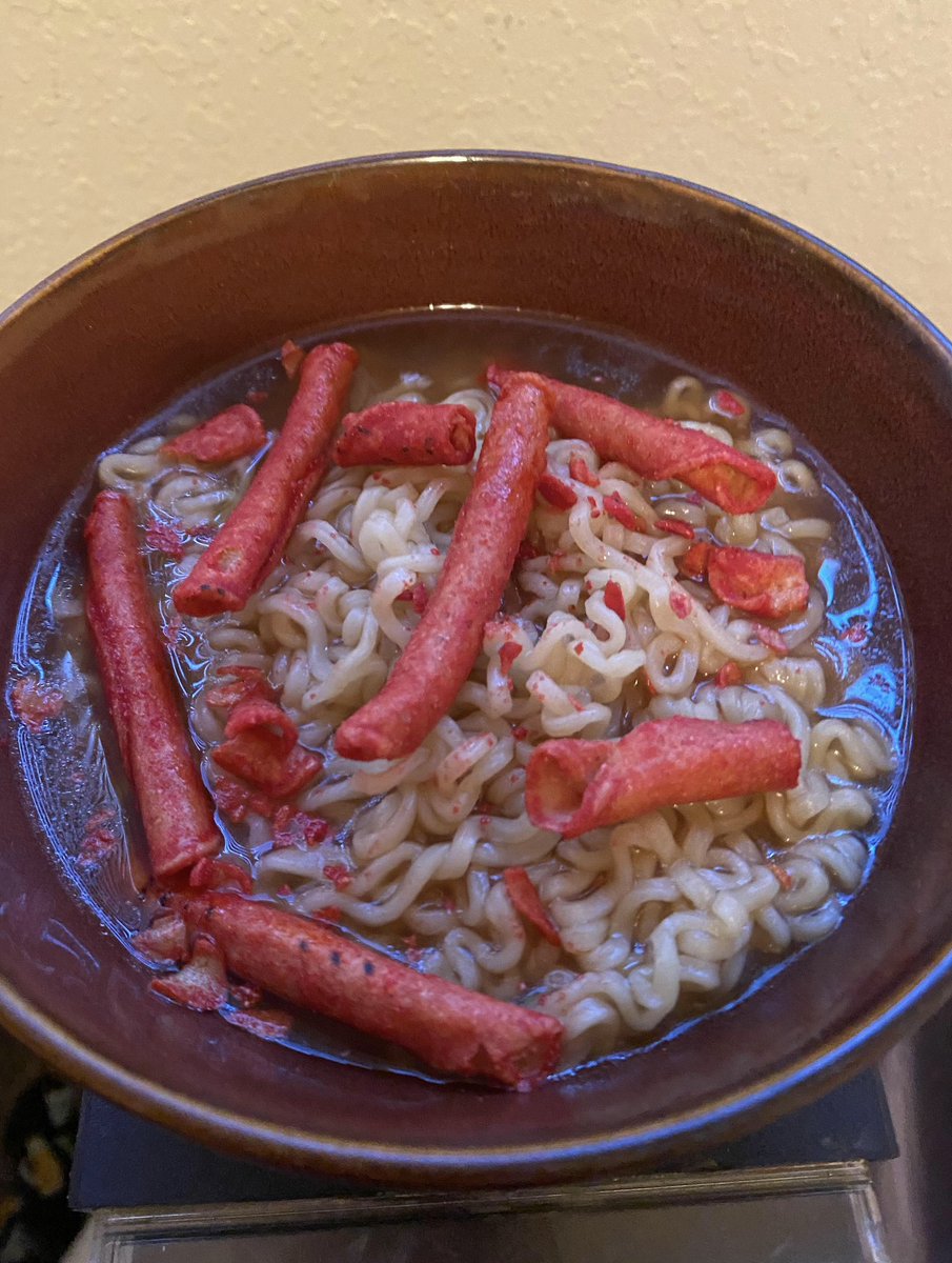 Lex_Hanma's tweet image. Nudelsuppe @ Uni Köln 

2,69€💶