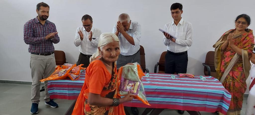 InfoGujarat's tweet image. શ્રી સોમનાથ ટ્રસ્ટ દ્વારા પ્રતિ માસની શિવરાત્રીએ વિવિધ જિલ્લાના જરૂરિયાતમંદોમાં પ્રસાદ વિતરણ કરવાની નૂતન પરંપરાનો લાભ આ વખતે વડોદરા જિલ્લાને મળ્યો..

#Somnathtrust #Gujarat #Vadodara