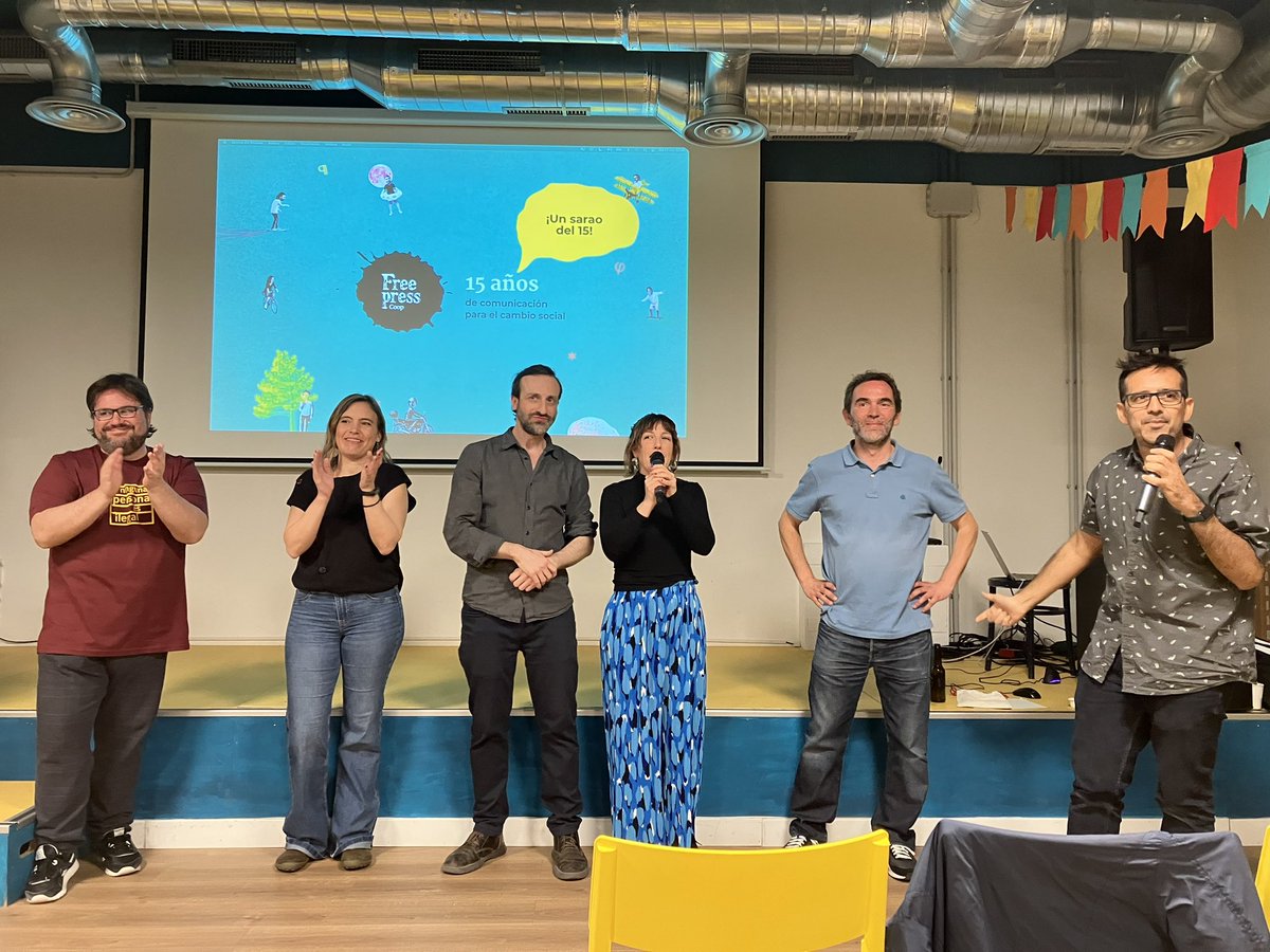 andreaguzm's tweet image. Qué bonita ha sido la celebración de los #15añosFreepress 🙌
🥳 #UnSaraodel15 

He tenido la suerte de contar su valioso aporte ✨profesional y humano✨ en más de un proyecto.
Y espero seguir.. a por los próximos!!
@a_docma @elmarfilms #Docma #3XDOC #Nostalgiadelaluz #AtelierCine