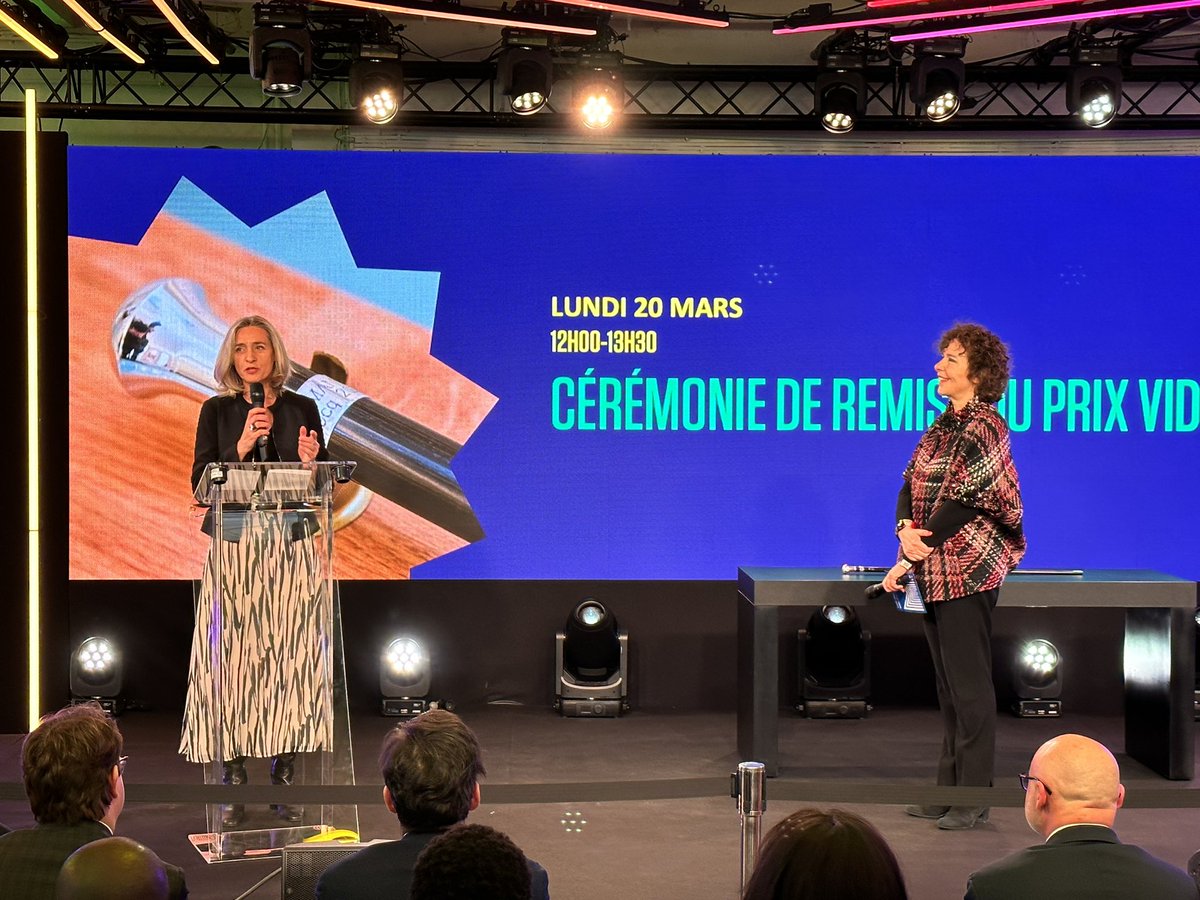 FestSeriesMania's tweet photo. 🏆Remise du Prix Vidocq au village festival @CreditMutuel_NE

En présence de notre Directrice Générale @LaurenceHerszb1, Maryvonne Caillibotte, procureure de la république de Versailles et Présidente du jury, ainsi que Georges-François Leclerc, Préfet de la région @hautsdefrance https://t.co/fMII3gMcXx