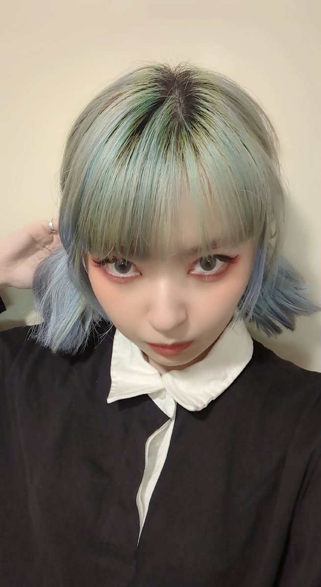 2_chiugiu's tweet photo. カラーシャンプー2回目！
ブルーシャンプーはエンシェールズのカラーシャンプー内でもピンクと争う高発色シャンプー��5分放置のシャンプーだけでここまで青髪染まるのすごくないですか？
 #エンシェールズ47 
 #カラーシャンプー
 #カラーバター https://t.co/0Ei5agbF8f