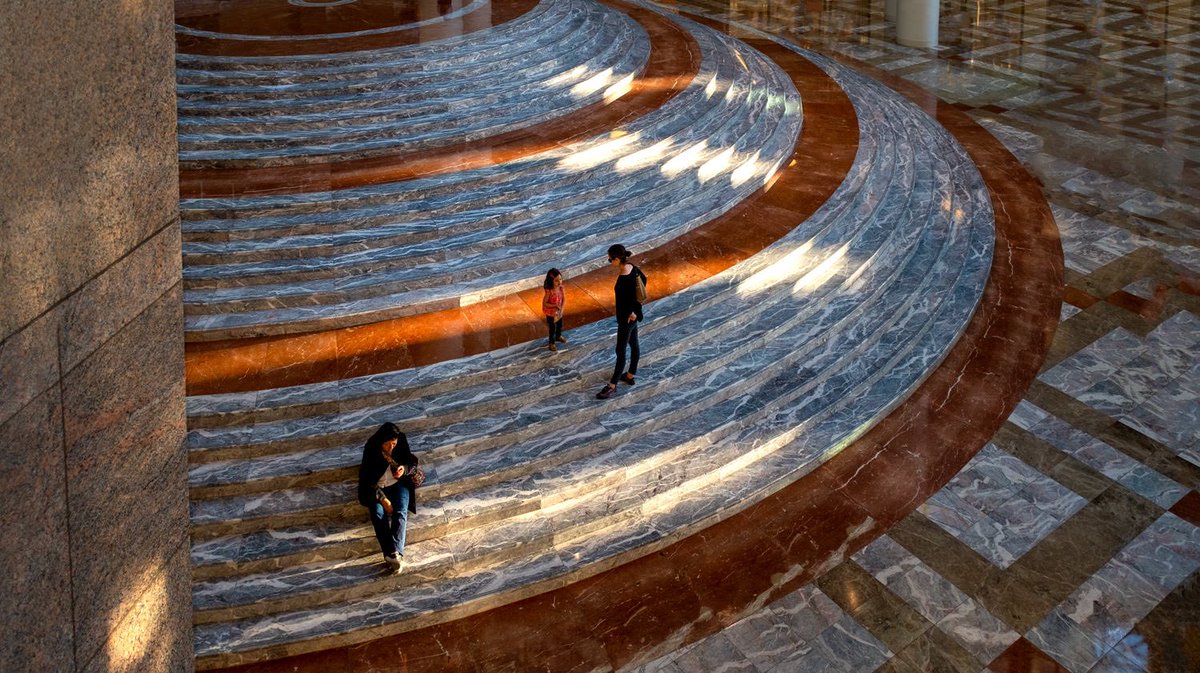 Concentric Waves
#FujiX100F
1/480th@ƒ2.8-ISO400

#geometry #circles #abstractions #stairs #tones #dramaticlight #architecture #lightandshadow #wtc #leafshutter #fineart #artphotography #cinematic #35mm #documentary #photojournalism #streetphotography #colorpalette #goldenhour