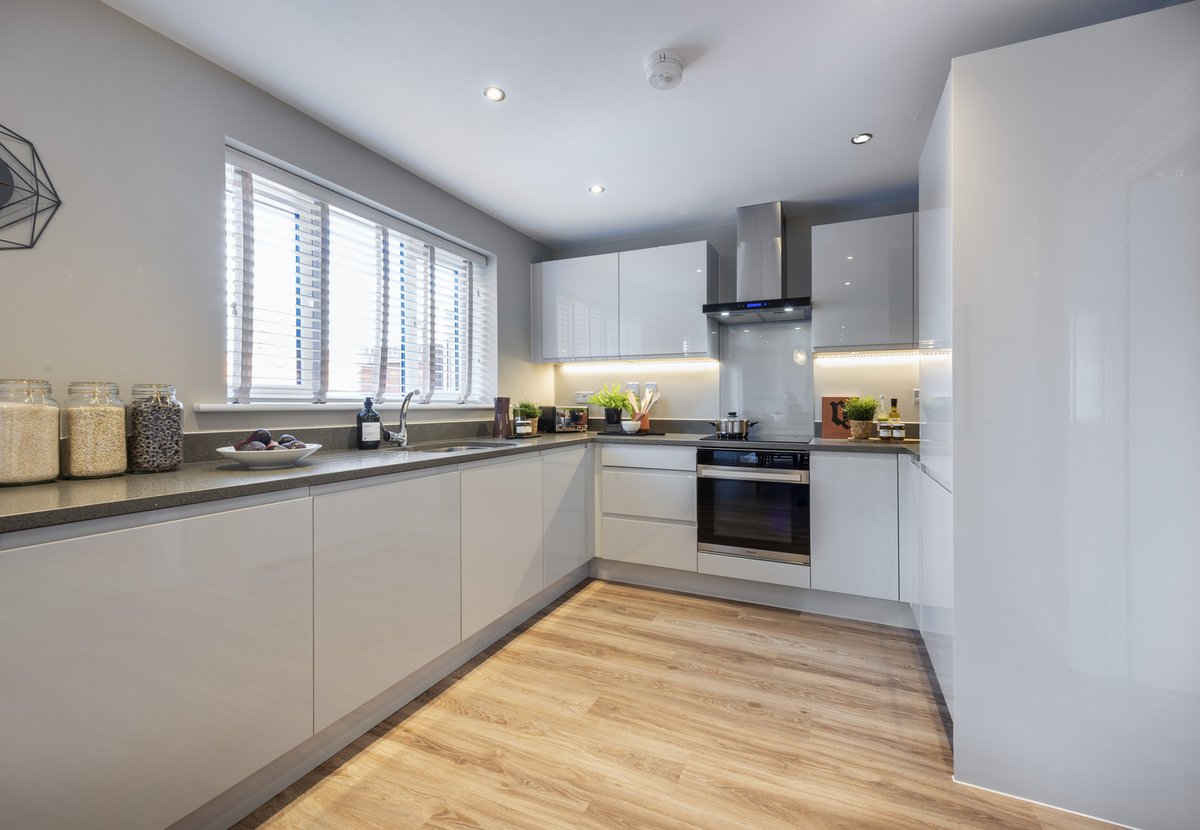 AvantHomes's tweet photo. One of the most exciting things about buying new is that you’re starting from scratch - all you have to do is simply move in and start personalising!

Share your photos using #AvantHomes for your style to be featured.

#HomeDecor #DesignInspo #InteriorDesign #NewBuildHomes https://t.co/mzqQqmjVZp