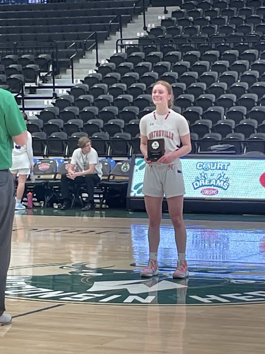 sportsfan123450's tweet photo. Congrats ⁦@trinitymocadlo⁩ for MVP award at The Herd All-Star game ‼️ https://t.co/D6nfggEGJ2
