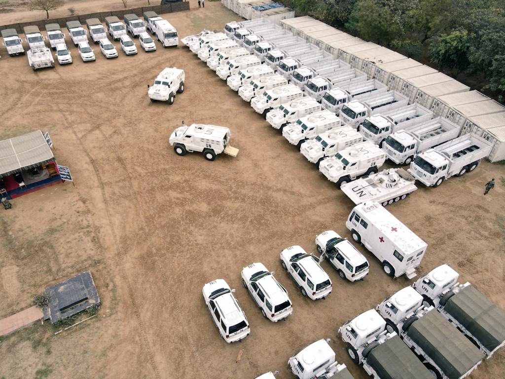 Big 😎😘

Indian Army handed over 159 Vehicle & equipment Indigenously made under Make in India for @UNPeacekeeping mission at Abyei. 

It will be used by Indian Army 🇮🇳 to maintain Peace in #Africa 🌍

Vehicle 👇
M4,Tatra & StallionTruck, Tata Safari SUV, Ambulance & BMP-2.