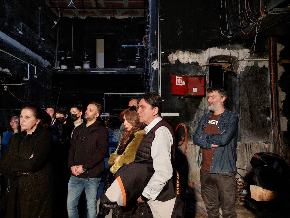 BUHATheater's tweet photo. Pozorište Boško Buha ne prihvata izmeštanje iz zgrade na Trgu Republike 3. Za tu scenu su se borili naši prethodnici od Gite Predić Nušić, preko Ljubivoja Ršumovića do Milorada Mandića Mande. Za nas je nezamislivo da je se odreknemo. https://t.co/t6L0nJNZYq