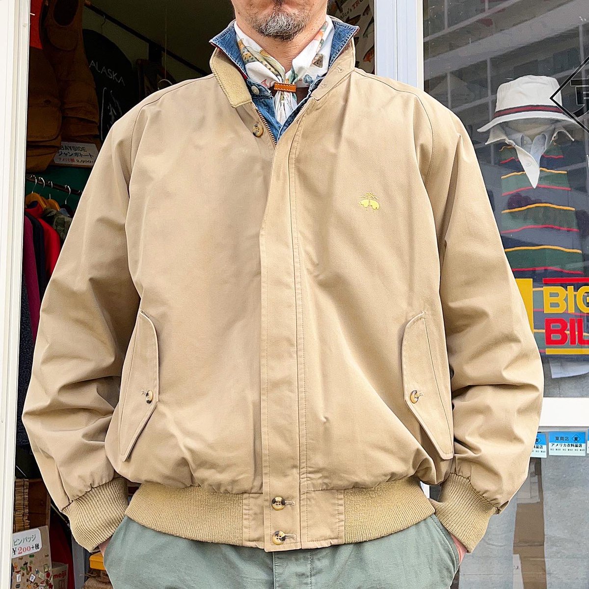 azumashoutenkyo's tweet photo. 東商店
サイズ感
BROOKS BROTHERS
SWING TOP(中古品)
¥16,280税込
ライナー取外可能
#東商店 #山科 #山科洋服 #京都 #kyoto #セレクトショップ
#jacket #brooksbrothers
#shirt #poloralphlauren
#bandanna #theprintedimage
#pants #propper
#shoes #sperry
#ブルックスブラザーズ #ivy #mensclub https://t.co/HYR18jSkbB
