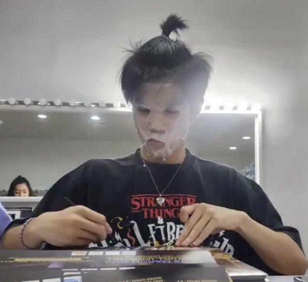 Geminilism's tweet photo. เกิดอะไรขึ้นคะ วันนี้เราเห็นมีมน้องโฟ้ดเยอะมาก 555555555 https://t.co/WTJSY6Ox5R