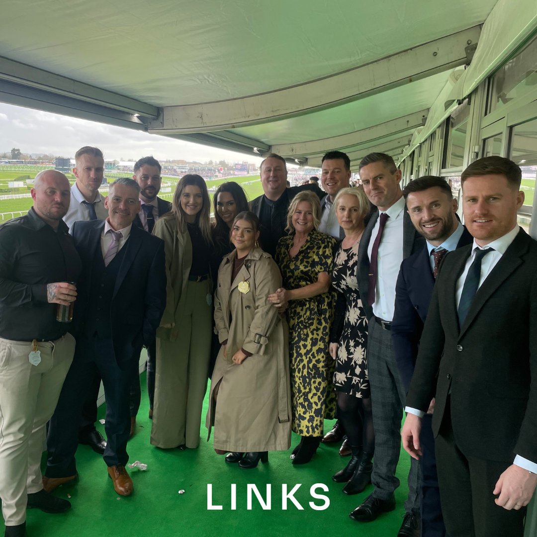 Reflecting on an incredible day with some of the LINKS team on Friday! ✨ 

Taking time away from the office to enjoy quality time with your team is so important - and what better way to do it than a day at the races.

#LINKS #teamLINKS #cheltenhamfestival #ukrecruitment