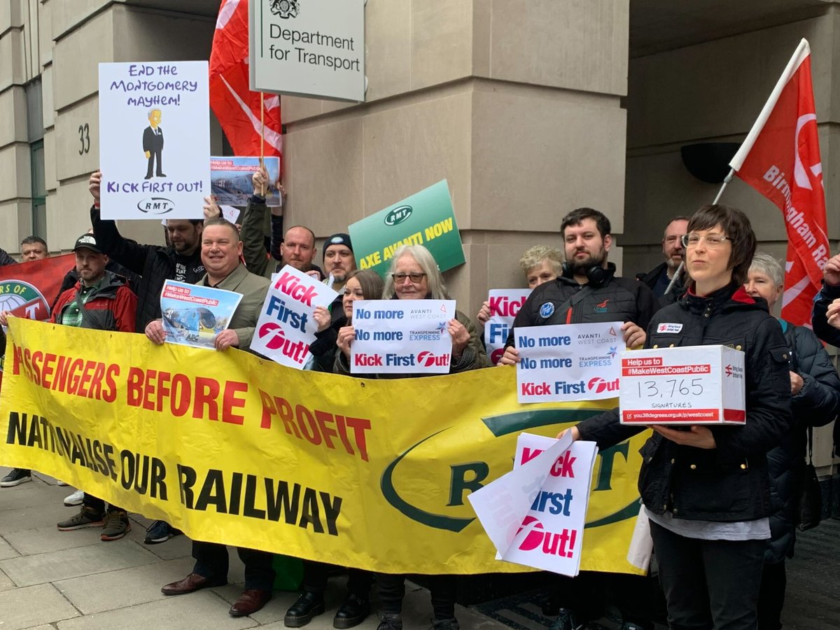 We_OwnIt's tweet image. 🚆Passengers and unions are fed up of cancellations and delays. No wonder thousands have signed our petition.

❌We're outside the Department for Transport calling for @transportgovuk to #KickFirstOut.