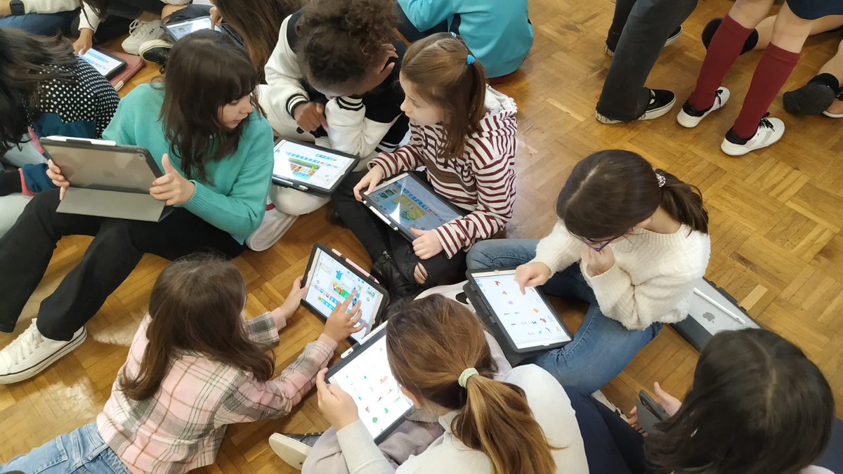 sanfidel_ikas's tweet image. 🤔💻💡 #ScratchJunior tresna bikaina da ikasleak #programazio lengoaiarekin modu ludikoan ohitzeko. Hainbat istorio interaktibo eta jolas sortuko dituzte. Garapen #kognitibo eta emozionalerako plus bat.

#SanFidel #Gernika