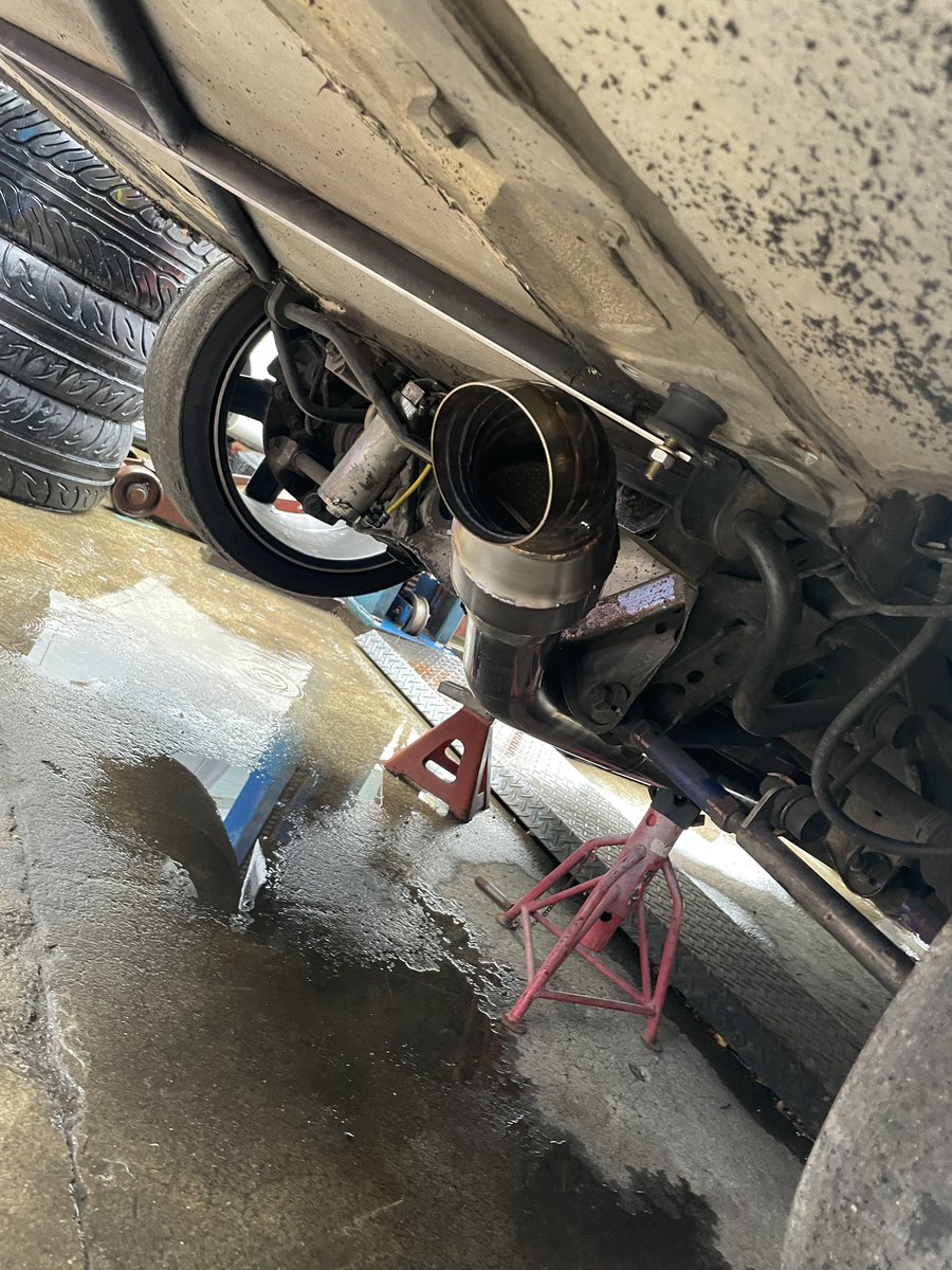 2222221style's tweet image. FLATFAB様にD1 LIGHTS初戦に向けてメンテナンスをして頂いております👍
カッコいいマフラーの製作までして頂き、名阪が楽しみです😄
いつもありがとうございます🙇‍♂️

#FLATFAB #D1lights