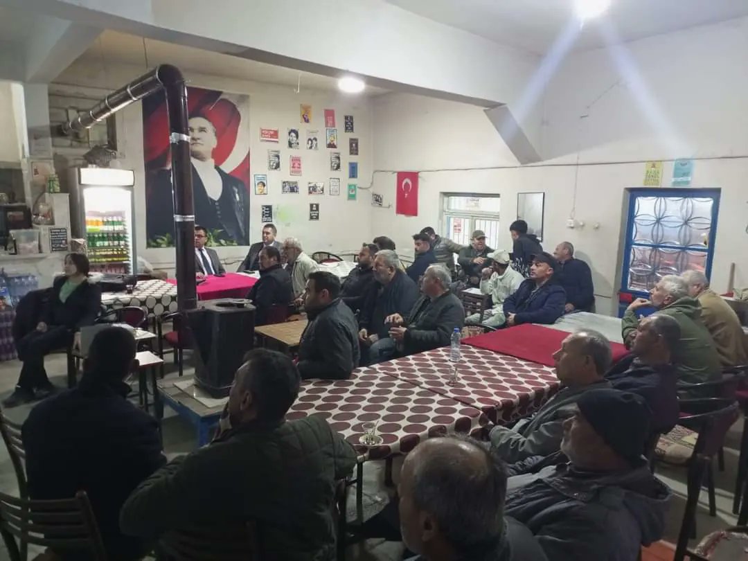bolge_izmir_tkk's tweet photo. İştirakimiz Tarkim Bitki Koruma firması ürünlerinin tanıtılması kapsamında Bölge Birliği’mize bağlı 1845 Güllübahçe Tarım Kredi Kooperatifinde Bitki Koruma Ürünleri hakkında bilgilendirme ve ortaklarla istişare edilerek köy toplantısı yapıldı. https://t.co/bndskIlpme