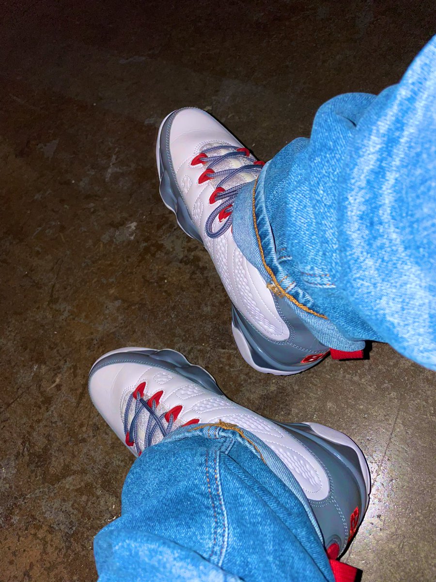 whoispookie_'s tweet photo. Keep your distance, thank you for staying away. ❤️
#Retro9s #FireRed #KicksOnFire #SNKRS https://t.co/4Ctn4LyOWF