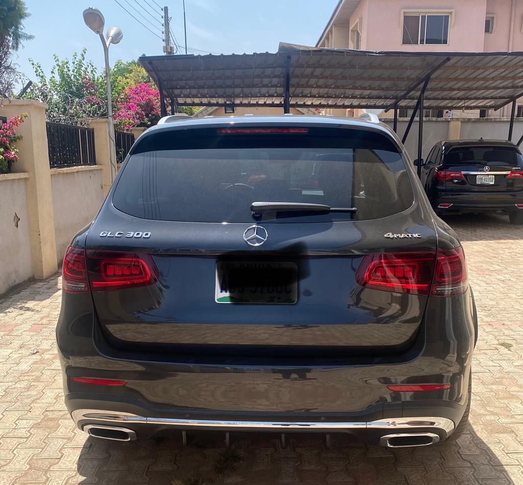 Avant_gardeauto's tweet photo. Mercedes-Benz GLC300
7k mileage 
Location: Abuja 
Year: 2022
Price: 35m
☎️: 07013000001

#AbujaTwitterCommunity #Avantgardeautos  #Toyota #Hilux  #Auto #cars #Nigeria #new #business #Men #woman #Abuja #Lagos #Deals #Mercedes #MercedesBenz  #GLC300 #electionresult #RetweeetPlease https://t.co/HexzNPTjHa