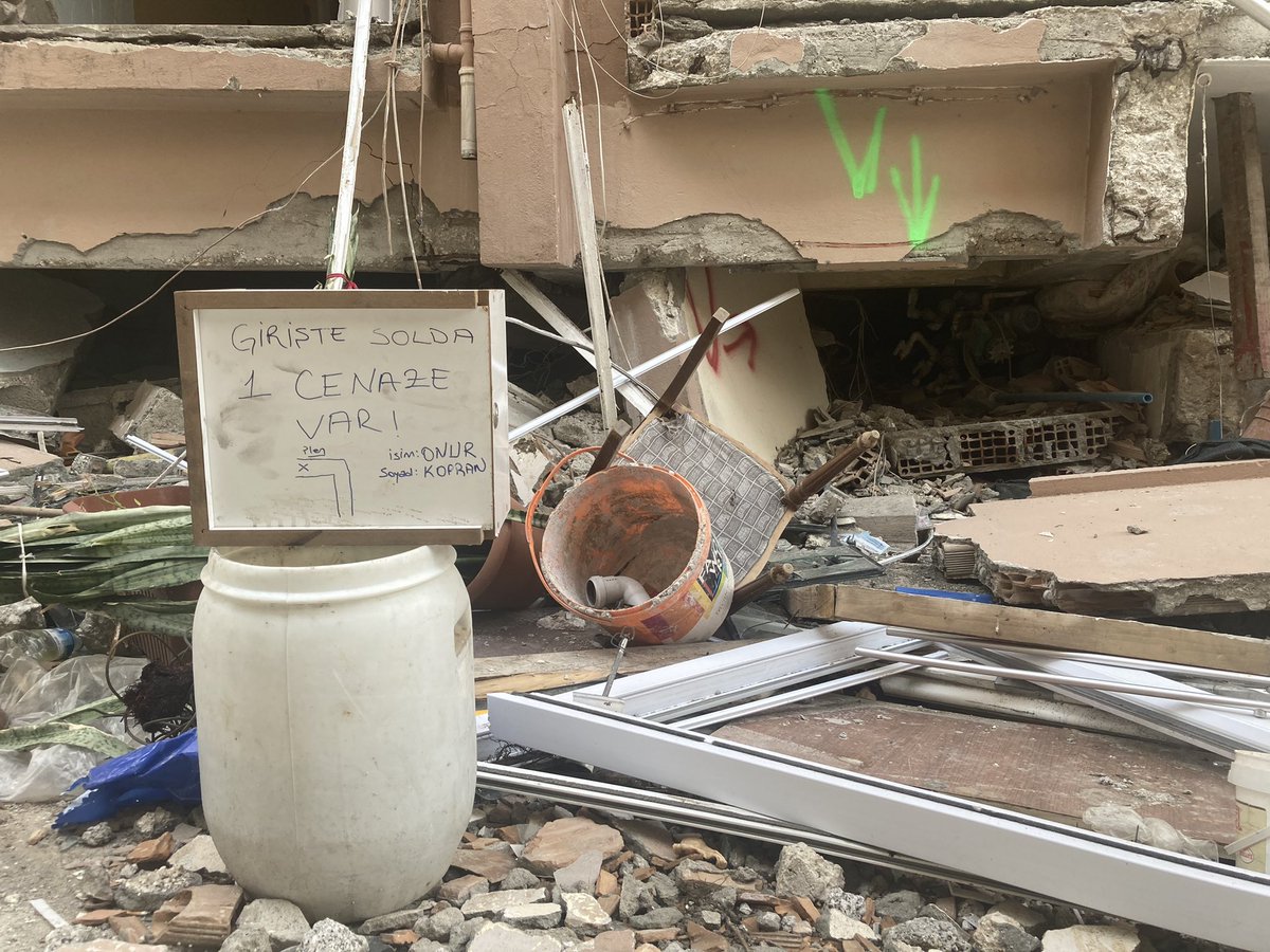 "Normalleşme" dediğiniz her an bunu hatırlayın.
Önce bizden , sonra kendinizden utanın !

Burası #Hatay , burası #Antakya .
Bunlar bizim kardeşlerimiz.
Normal değiliz.
Normalleşemeyiz.