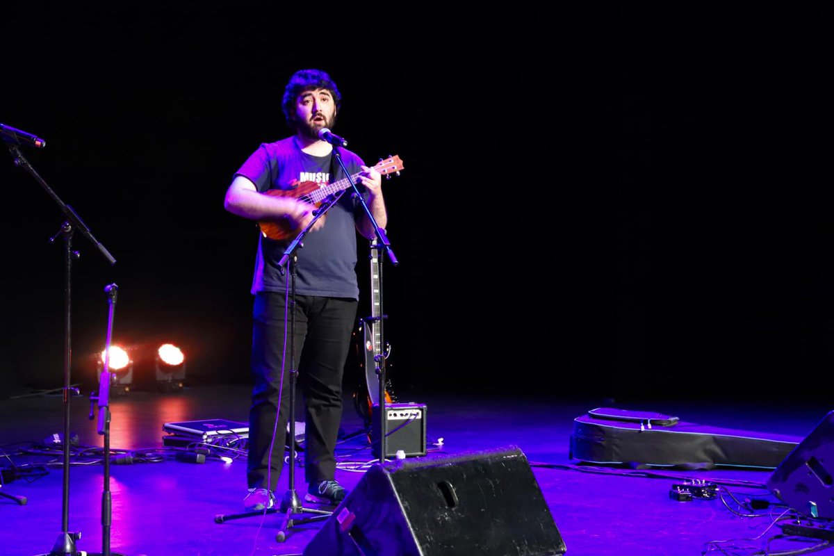 LoyolaAnd's tweet photo. Tercer concierto de la I Edición de Auditorio Abierto. Nuestros estudiantes y el resto de participantes siguen progresando con sus trabajos. Cada vez queda menos para el concierto final 🎸¡Apoyamos el #talento! @aonissancartuja https://t.co/xGej47nEOB