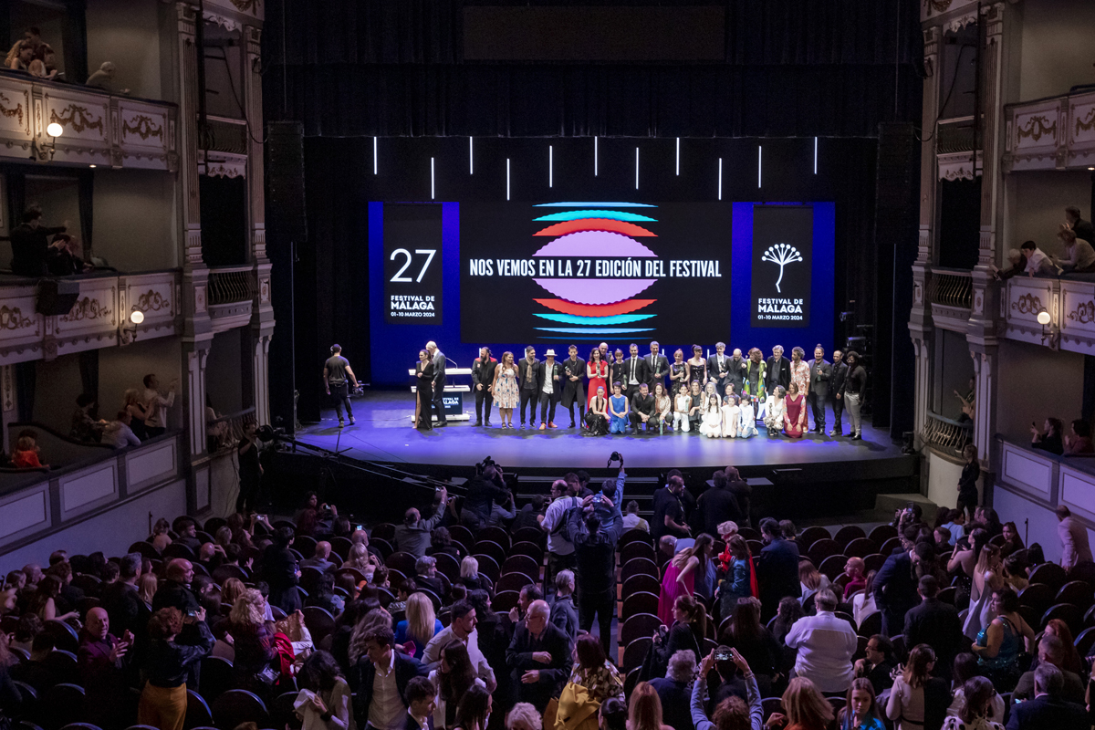 canalsurmalaga's tweet photo. Finalizó el #26FestivalMálaga, con una gala de clausura en el Teatro Cervantes para entregar las Biznagas. Un evento conducido por el actor Darío Grandinetti y la presentadora Mónica Carrillo. Hilo 👇 https://t.co/EjMjnCfC86