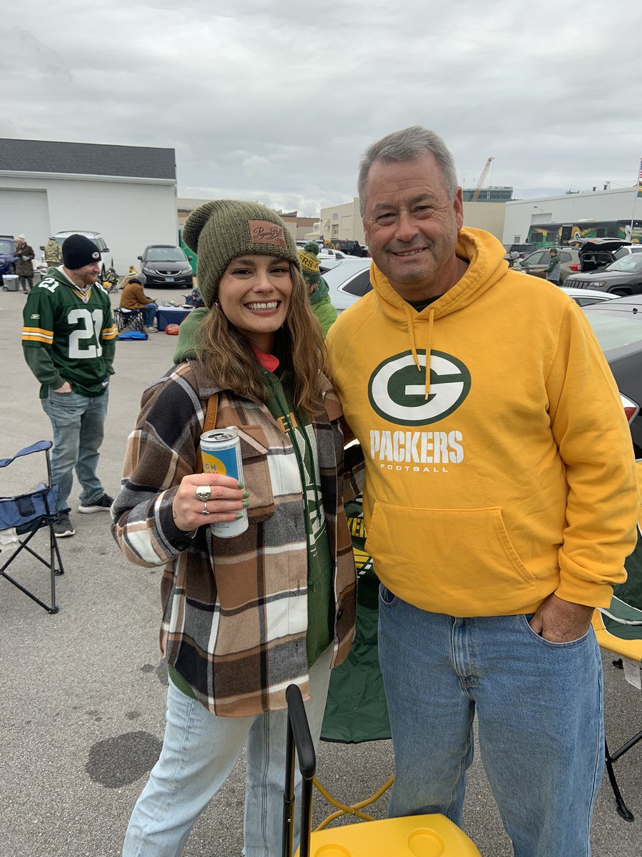 ErinnKTaylor's tweet photo. Everybody wish this guy a happy birthday! 
@Mtay13Mark you’re the best dad ever! I hope it’s a great day! https://t.co/fWoEOU1AXF