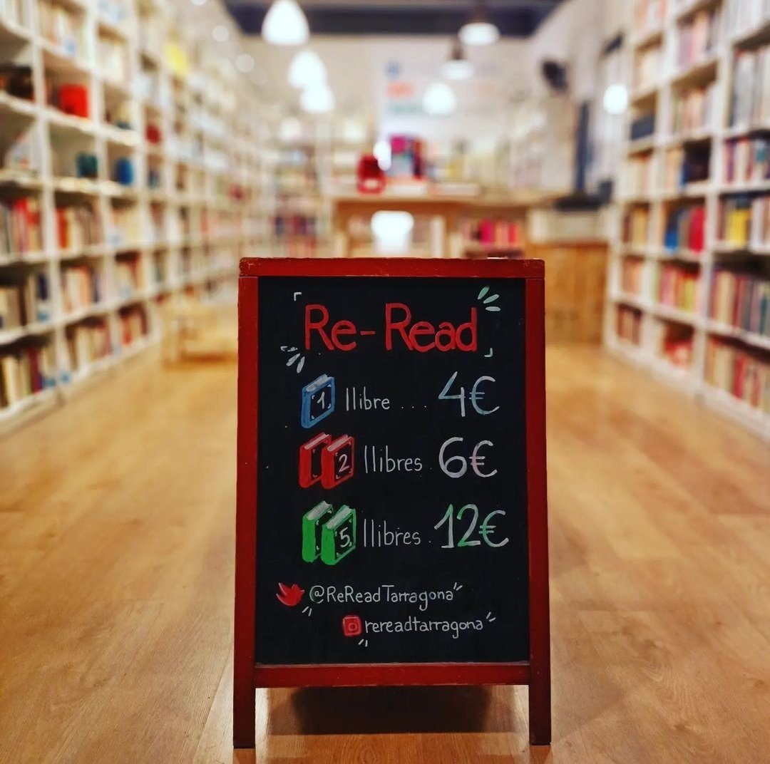 ReReadTarragona's tweet photo. La millor literatura al millor preu!
🖤📚

A més, amb #reread contribueixes a la economia circular i a donar una segona vida als llibres 🌍
#Betterthanread 

#segonama #economiacircular #llegir #installibres #bookstagram #instalibros #llibre #llibres #rereadtarragona https://t.co/mmLQBh4MCx