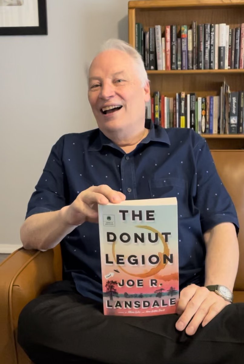 CriFiLover's tweet photo. Happy publication day to @joelansdale!
The easy-going, quirky prose just flows here as cynical Texan investigator Charlie teams up with his brother and a journo to track down his missing ex-wife, and maybe save her from a heavily armed doomsday cult.
https://t.co/zcrQfi4FwJ https://t.co/PRYcKNu3Ra