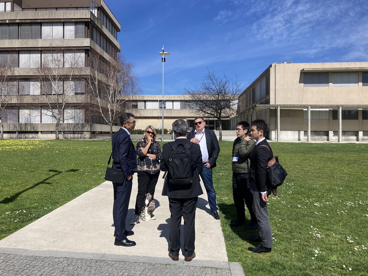 #EFMDmba Day 2 🎉
Working groups outside in the sun around #GeopoliticalChallenges and sessions bringing perspective across the regions &amp; places 🌏🌎🌍