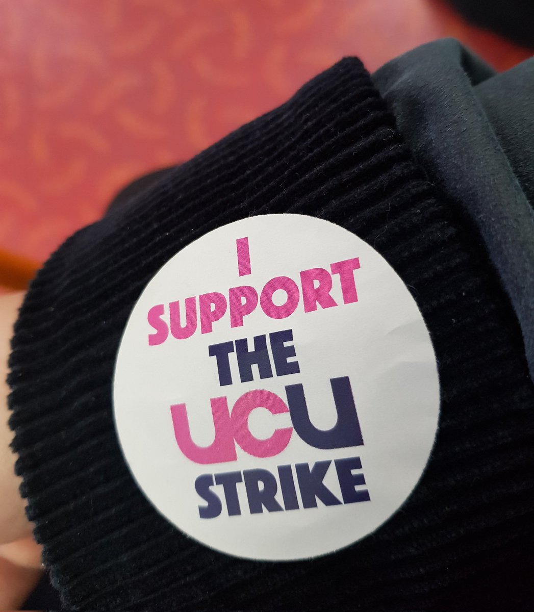Back out on the picket today - several folk passing by assumed that the strikes have been cancelled due to the muddled comms from @ucu over the last few weeks. Not great but we carry on! 💪💪

#UCUstrike #ucuRISING