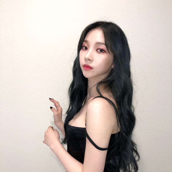 _autumnly_'s tweet photo. `                       Autumn
             Local Pub Singer au!
     NSFW 21+ Heavy kinks, MDNI
              Not new to roleplay
              like &amp; rt for mutuals https://t.co/Wa1utlc2wZ