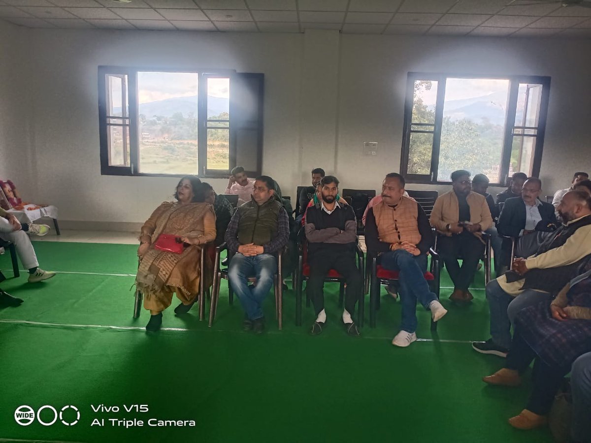 vivekguptaudh's tweet photo. #Disst #Udhampur  में चल रहे बूथ सशक्तिकरण अभियान को लेकर ऊधमपुर जिला भाजपा कार्यालय में समीक्षा बैठक की गई, जिसकी अध्यक्षता संगठन मंत्री @AshokKoul59 जी द्वारा की गई 
#JammuKashmir 
@ImRavinderRaina @DrJitendraSingh @BalwantMankotia @RAKESHK33624341 @ankitguptajk @BJP4JnK https://t.co/BFYK77F3aA
