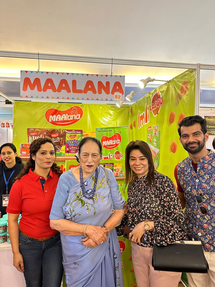 maalanafoods's tweet photo. Blessing to Maalana from Padma Shri Rajni Bector ji. 
And also taste our imli ladoo &amp; appreciate to us.
.
.
.
#maalana #imlicubes #sourandsweet #taste #amazon #order #orderonline #amazonshopping #available #maalanafoods https://t.co/5M04nowRxf
