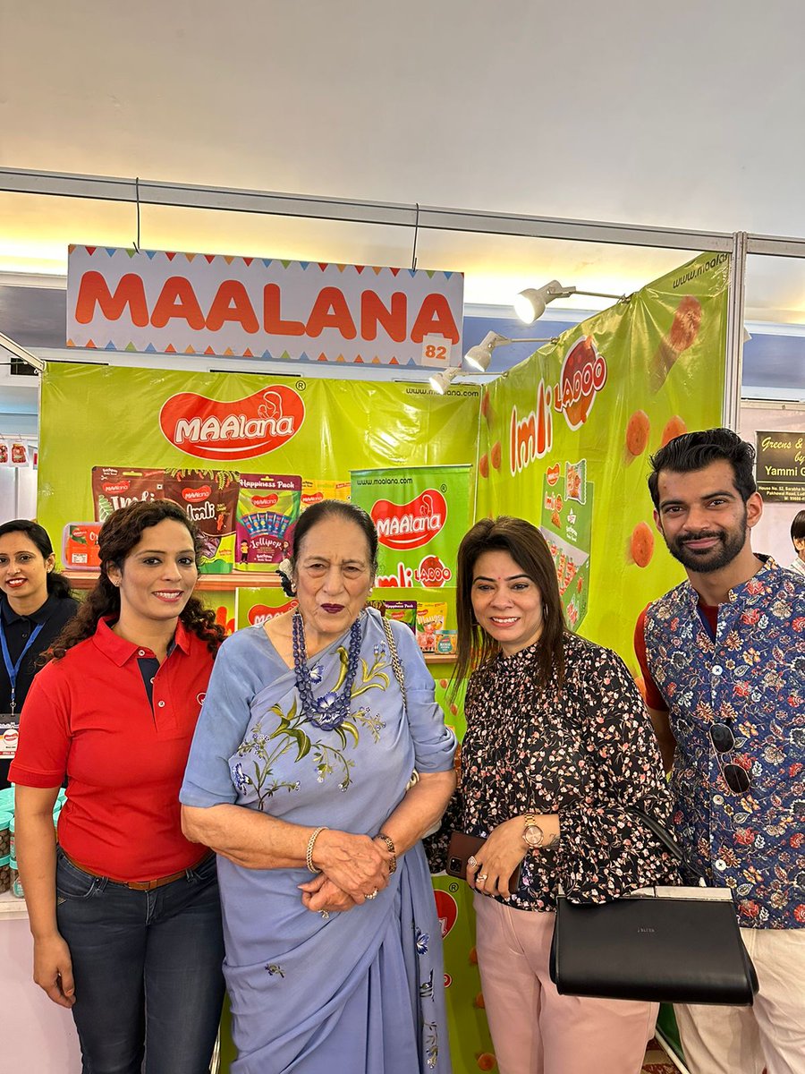 maalanafoods's tweet photo. Blessing to Maalana from Padma Shri Rajni Bector ji. 
And also taste our imli ladoo &amp; appreciate to us.
.
.
.
#maalana #imlicubes #sourandsweet #taste #amazon #order #orderonline #amazonshopping #available #maalanafoods https://t.co/5M04nowRxf