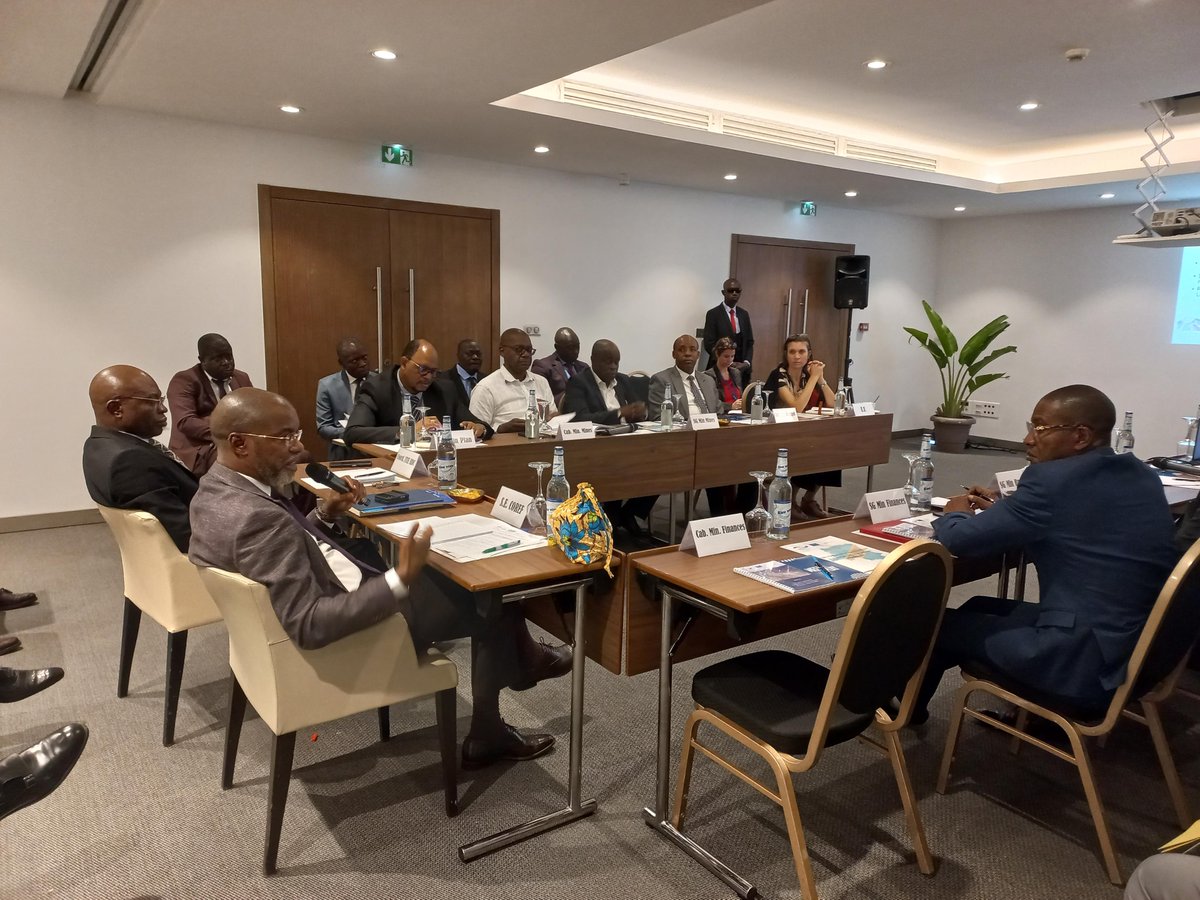 giz_drcongo's tweet photo. Le projet #DISM de la @giz_drcongo a organisé ce 17.03 un atelier de lancement des activités de mobilisation des recettes du secteur minier, avec co-financement @UEenRDC : Réunion du Comité de Pilotage présidé par le Secrétaire Exécutif du @COREF_RDC @itierdc @CTCPM_MINES_RDC https://t.co/WUaeqzsmpK