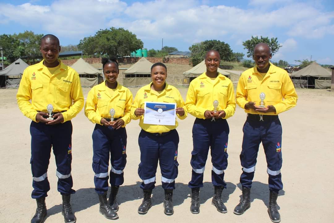 wo_fire's tweet photo. #excellence #LivingOurValues #WOFValues
Congratulations to our top performers at today's New Recruit pass-out parade. You make us proudπππ¨βππ©βππ₯
#TopPerformers #graduation #passoutparade #RestoringDignity #jobcreation #ATeam
@environmentza @epwpza @GovernmentZA @kishugu https://t.co/gfw2iELK80