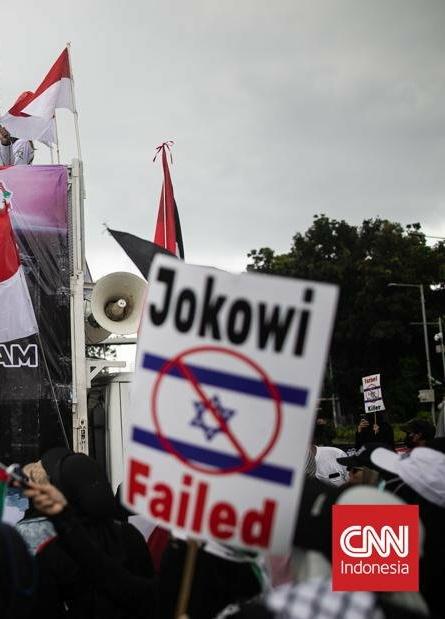 vantoni20's tweet photo. @FaktaSepakbola @CNNIndonesia Seperti biasa, dari mereka mereka yang suka berdemo ditanggal cantik, gakan pernah lepas untuk bawa nama presiden wkwkwwk https://t.co/BAUf2ZR812