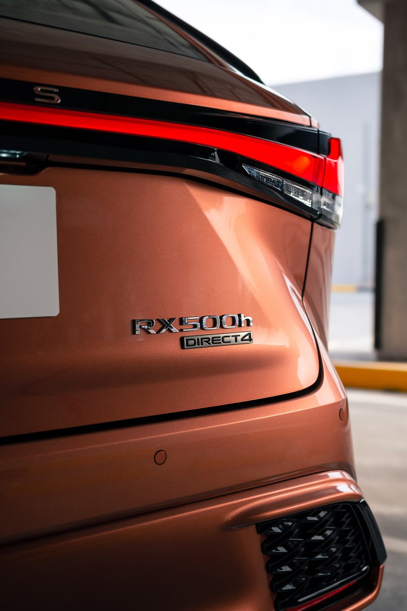 LexusBahrain's tweet photo. لكزس RX الجديدة كلياً.
تجربة قيادة جديدة مع تقنيات الجيل القادم.

The all-new 2023 RX.
A new driving experience with next-generation features.

#Lexus #LexusBahrain #LexusRX #لكزس_البحرين https://t.co/w0iigrVCU9