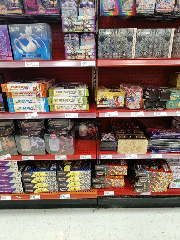 lightitupKB's tweet photo. @PokemonTCGDrops Frederick MD Target https://t.co/xxGk7uf9t0