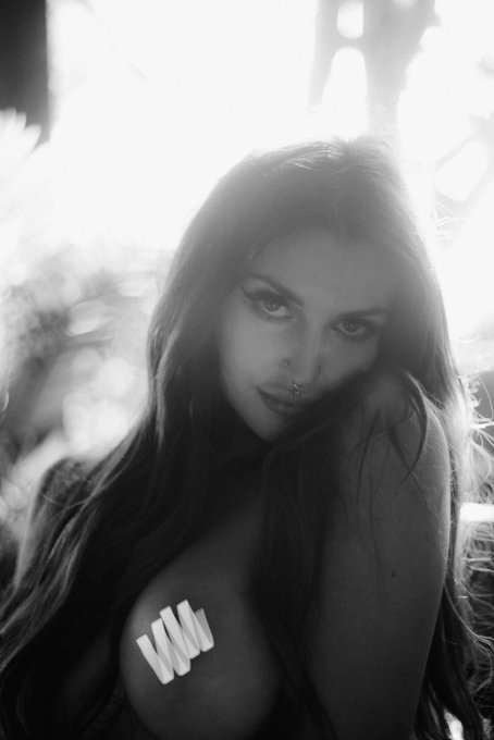 Baby 🤍 https://t.co/jUGX6ri3gY