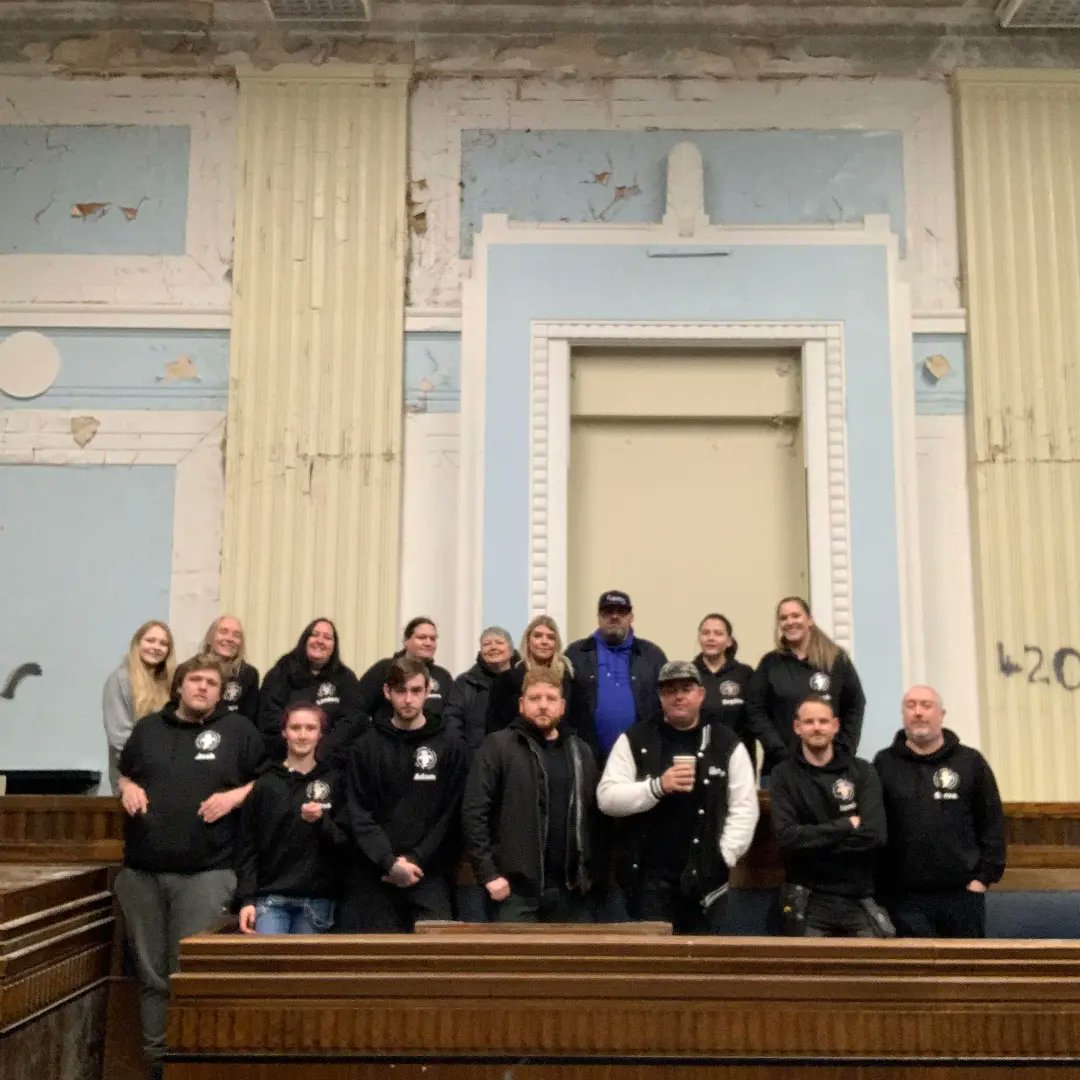mrsbrown2013_'s tweet photo. What a night ..... This incredible bunch of people do awesome things #teamshadows #intotheshadows #paranormal #ghosthunting #ukhaunted #dazblack https://t.co/QbwoEhnqOR