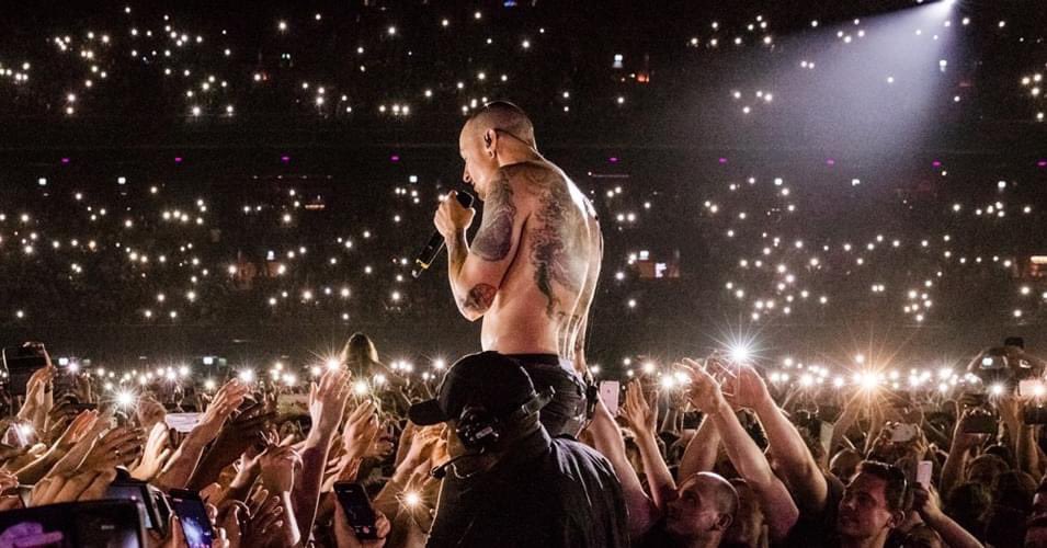 Today would be the 47th birthday of the much loved @ChesterBe 🖤🤍