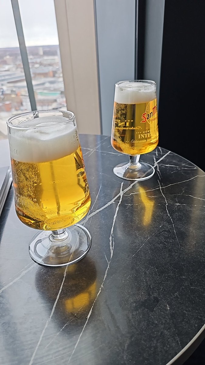 NEWCASTLECITYU1's tweet photo. Welcome to bar 236 @HadriansTower 360. The views are spectacular for looking at #Newcastle. The staff were lovely and the food smelt good. Obviously its pricy close to 6 quid a pint of lager. 12 quid a cocktail min. #allthebars #nufc #ncl #followus https://t.co/461JPukGg1