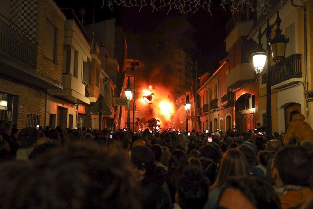 FSantAntoni's tweet photo. Donem per finalitzades les Falles 2023, comença en compte enrere per a les Falles 2024 https://t.co/WxJtlhdO14