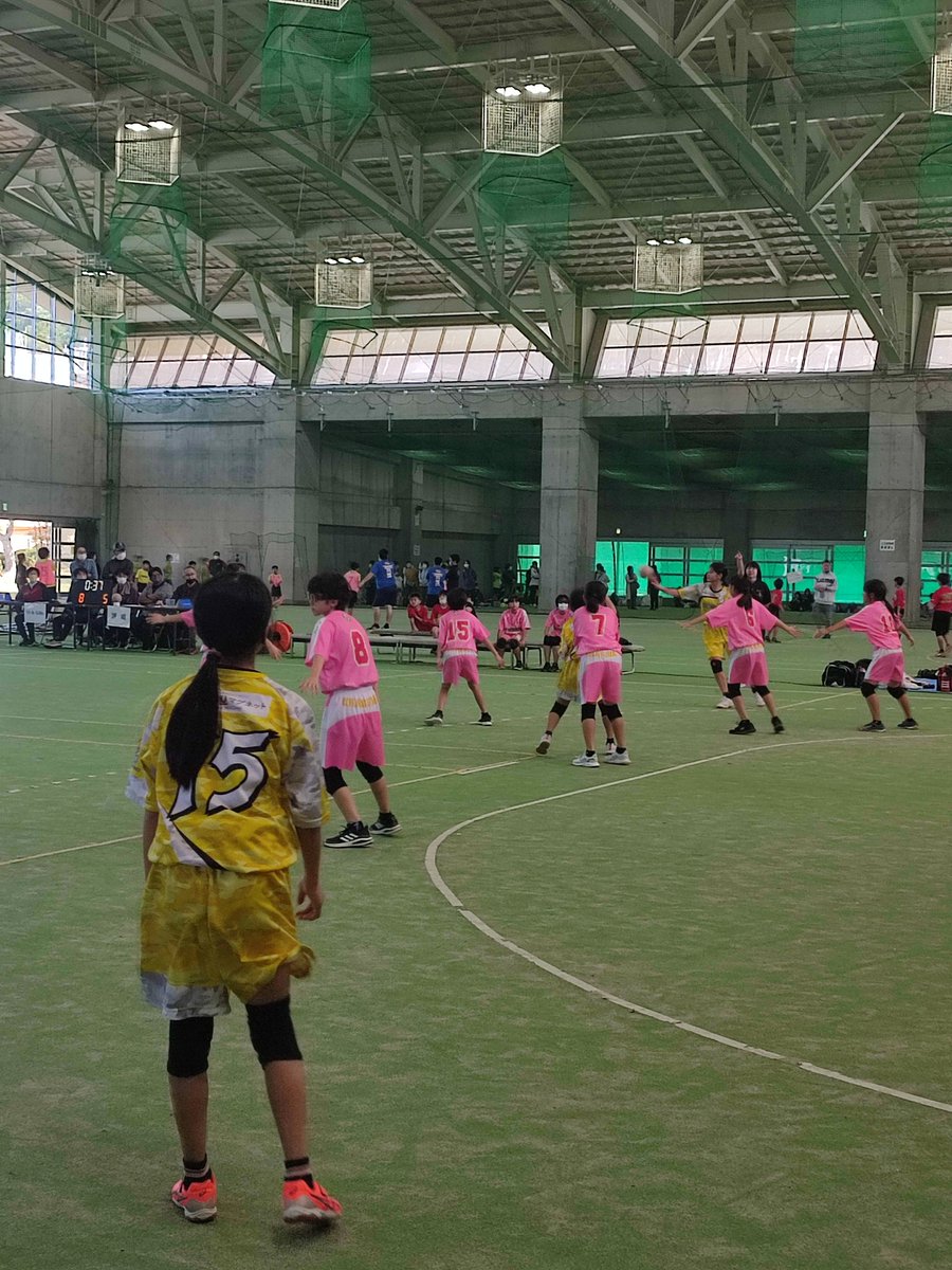 先ほど、小学校の娘とウオーキングしてきました。たくさん話しをしてくれました。楽しいしいウエルビーイングのひとときでした。幸せな気分になりました。友だちのこと、将来のこと、家族のこと、最近読んだ本のこと、どんどん成長していく娘に、いつまで相手にしてもらえるか…(^^)