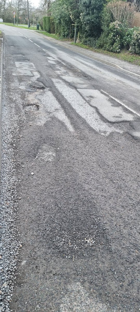 techbatty's tweet photo. @SurreyCouncil @A_JRichardsonMP

How bad does a road surface have to be for  #Surrey #CountyCouncil to use money from OUR #CouncilTax to fix it?

Worse than this apparently.

This is a busy road, with 20cm deep holes and cars driving on the wrong side to avoid damage - just fine! https://t.co/r4E3AI7cfp