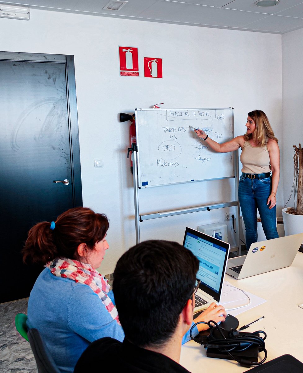 Med_Interactiva's tweet photo. ¡Hoy damos la bienvenida a nuestros nuevos alumno/as en prácticas! 🙌
7 increíbles talentos que provienen del @iespdv, @iesmajuelo, @CoreNetworksSev y la @unisevilla
¡Para que su estancia sea INOLVIDABLE hemos preparado un gran recibimiento!
#SomosMI #WorkatMI https://t.co/9isPiDt4hX