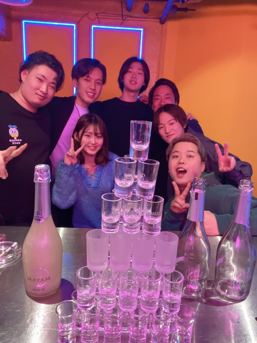 rn_alcoholpark's tweet photo. 昨日は卒業祝いを盛大にして頂き
ありがとうございました💖🥂🍾
見事記憶無くなってました...

今週の卒業期間は甘えさせてくださいっ

てことで22:00からALCOHOL PARK天神店でお待ちしてます(⸝⸝ɞ̴̶̷ ·̫ ‹⸝⸝ᐡ)~☆

#福岡 #アルコールパーク https://t.co/SSgEy3oRWU
