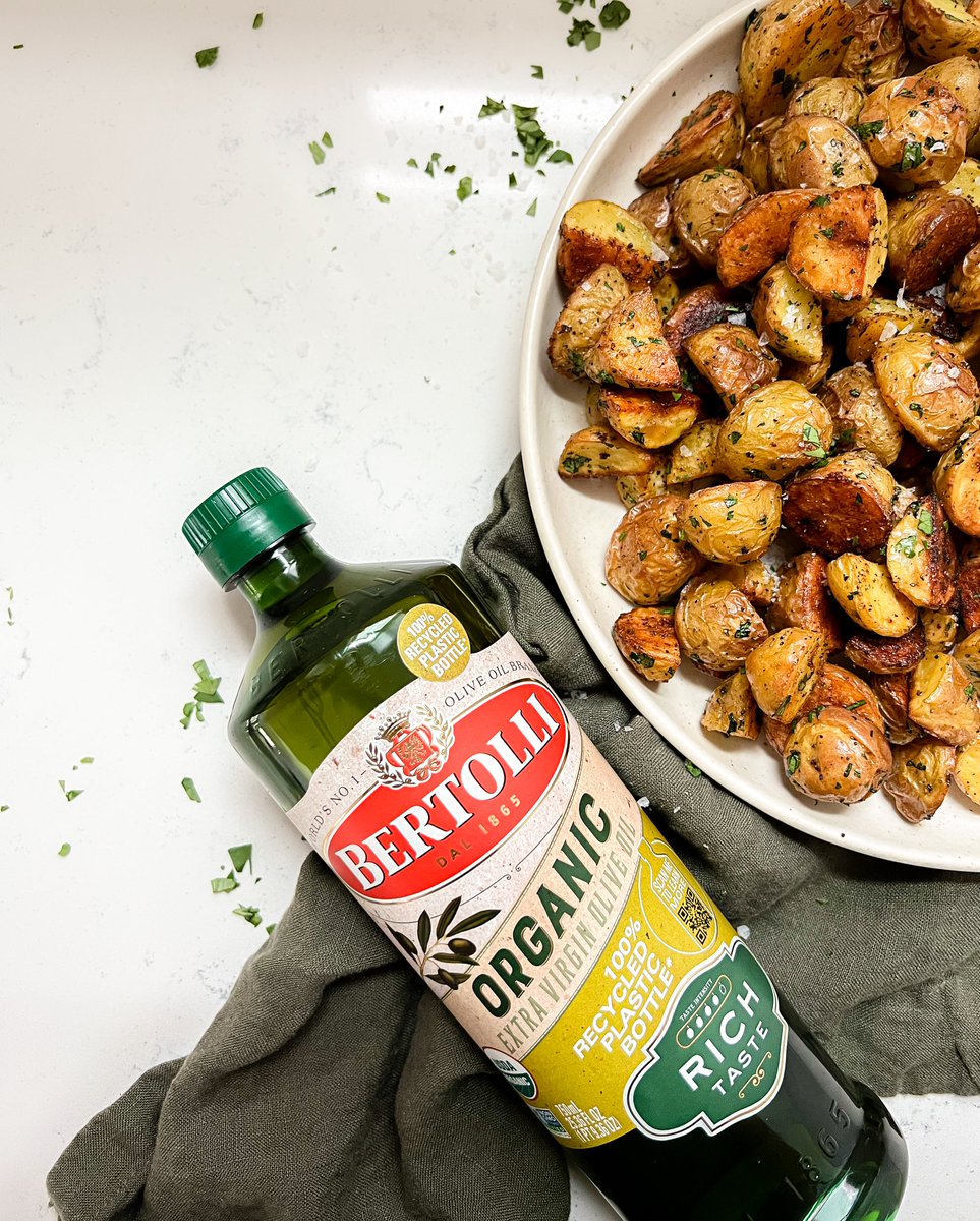 Deoleo_oliveoil's tweet photo. Attention all foodies and sustainability enthusiasts! Have you heard about Bertolli's latest influencer campaign featuring their new recyclable RPET bottle?

Take a look at some of the incredible and delicious content below!

#Bertolli #RPET #Sustainability #Deoleo https://t.co/R1KfVAsG6R